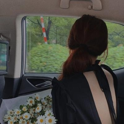 男人转化出机器人铠装